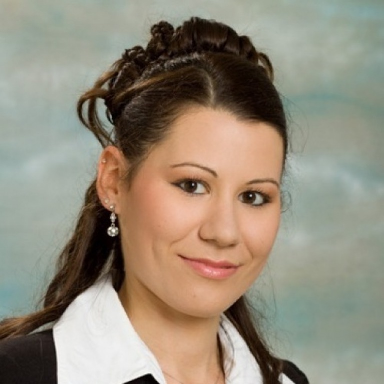 Dr. Réka Katona